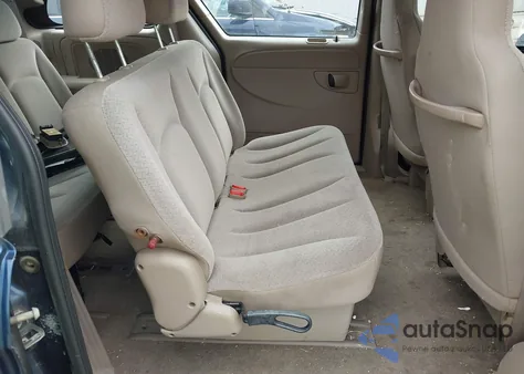 2001 Chrysler Voyager from USA, damaged, VIN 1C4GJ25311B140882